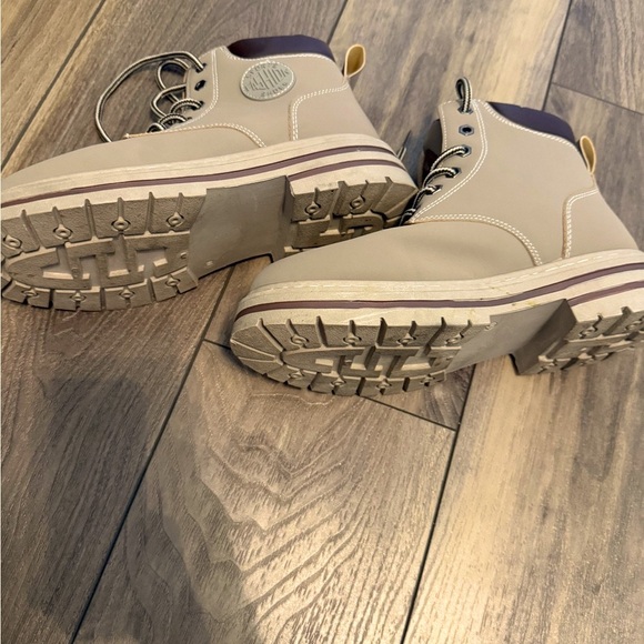 Men's High Top Boots - Picture 3 of 5